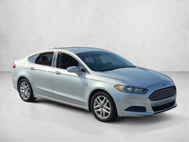 Used 2016 Ford Fusion SE FWD image 3