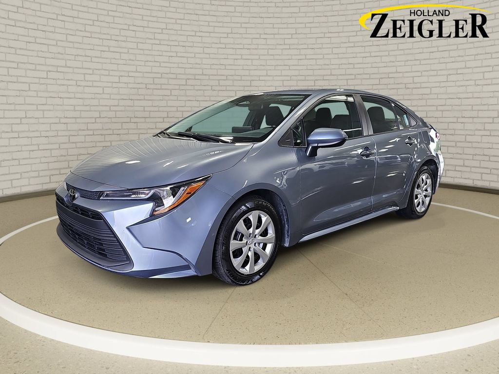 Used 2025 Toyota Corolla LE FWD image 1