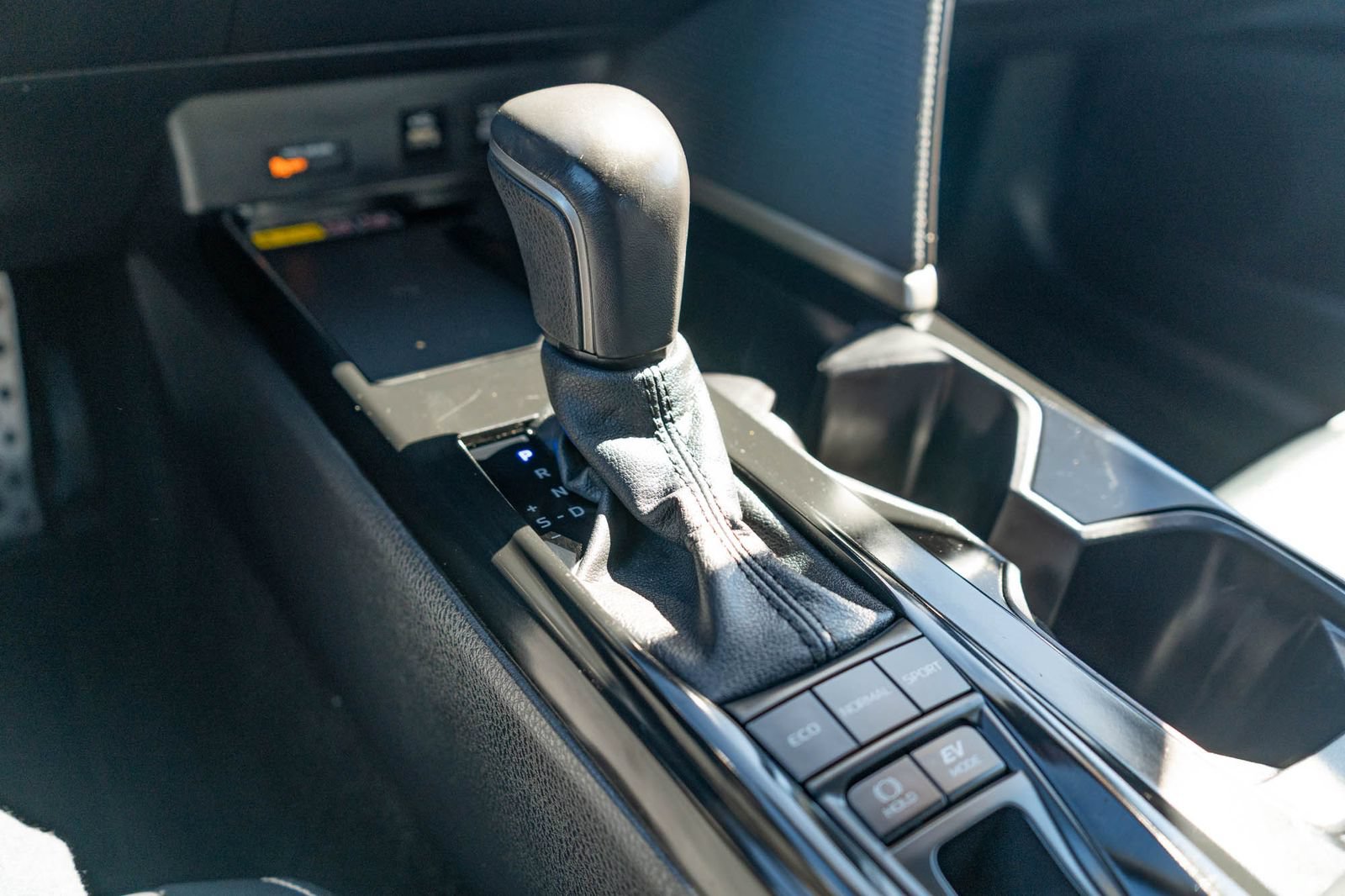 Certified 2025 Toyota Camry SE FWD image 24