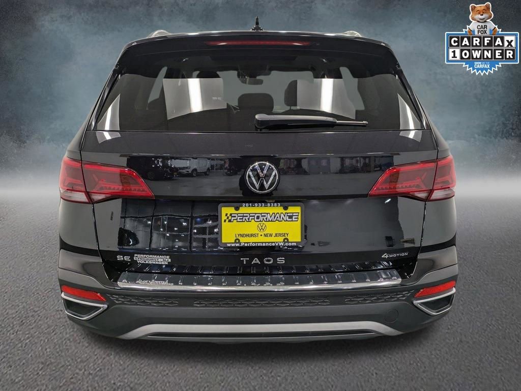 Used 2022 Volkswagen Taos SE w/ Panoramic Sunroof Package image 6