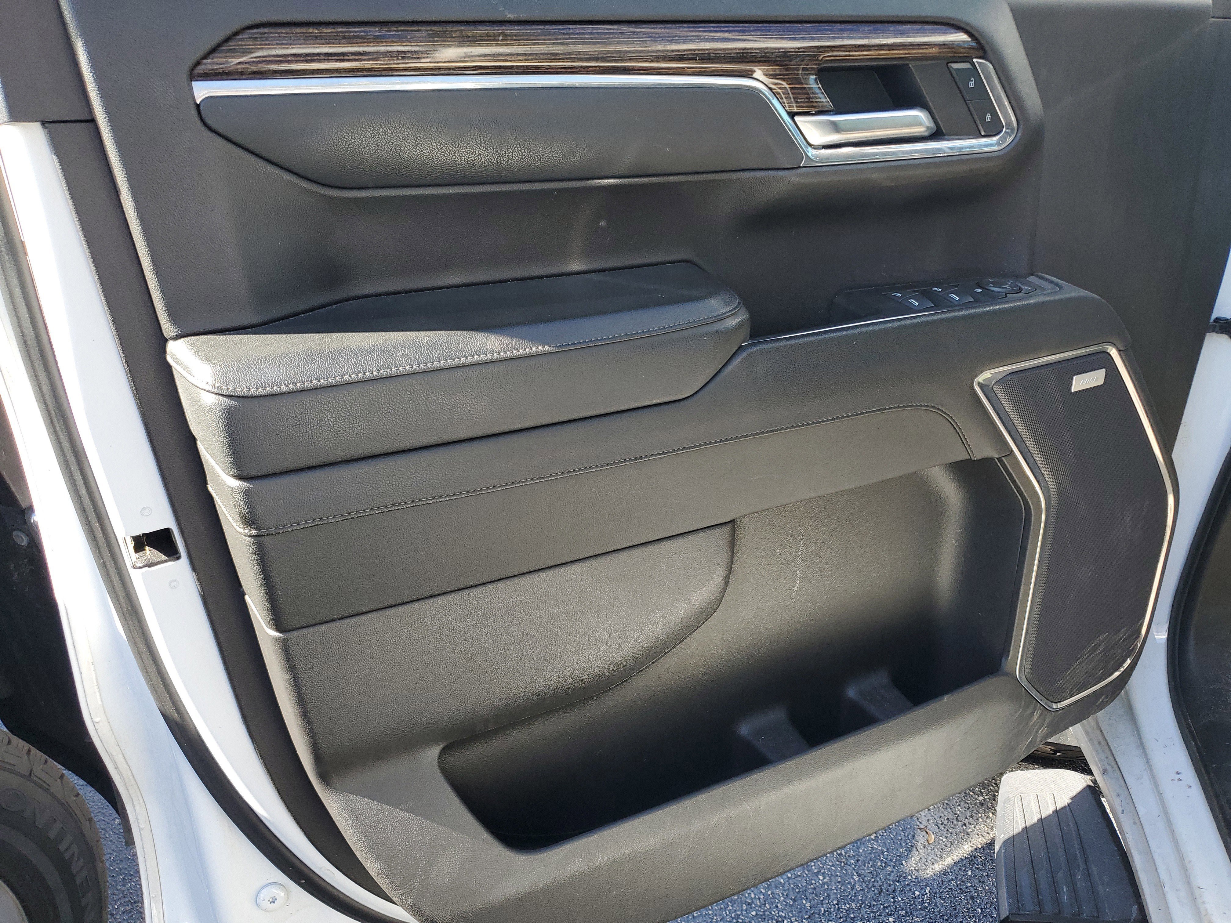 Used 2023 GMC Sierra 1500 Elevation w/ Elevation Premium Package image 8