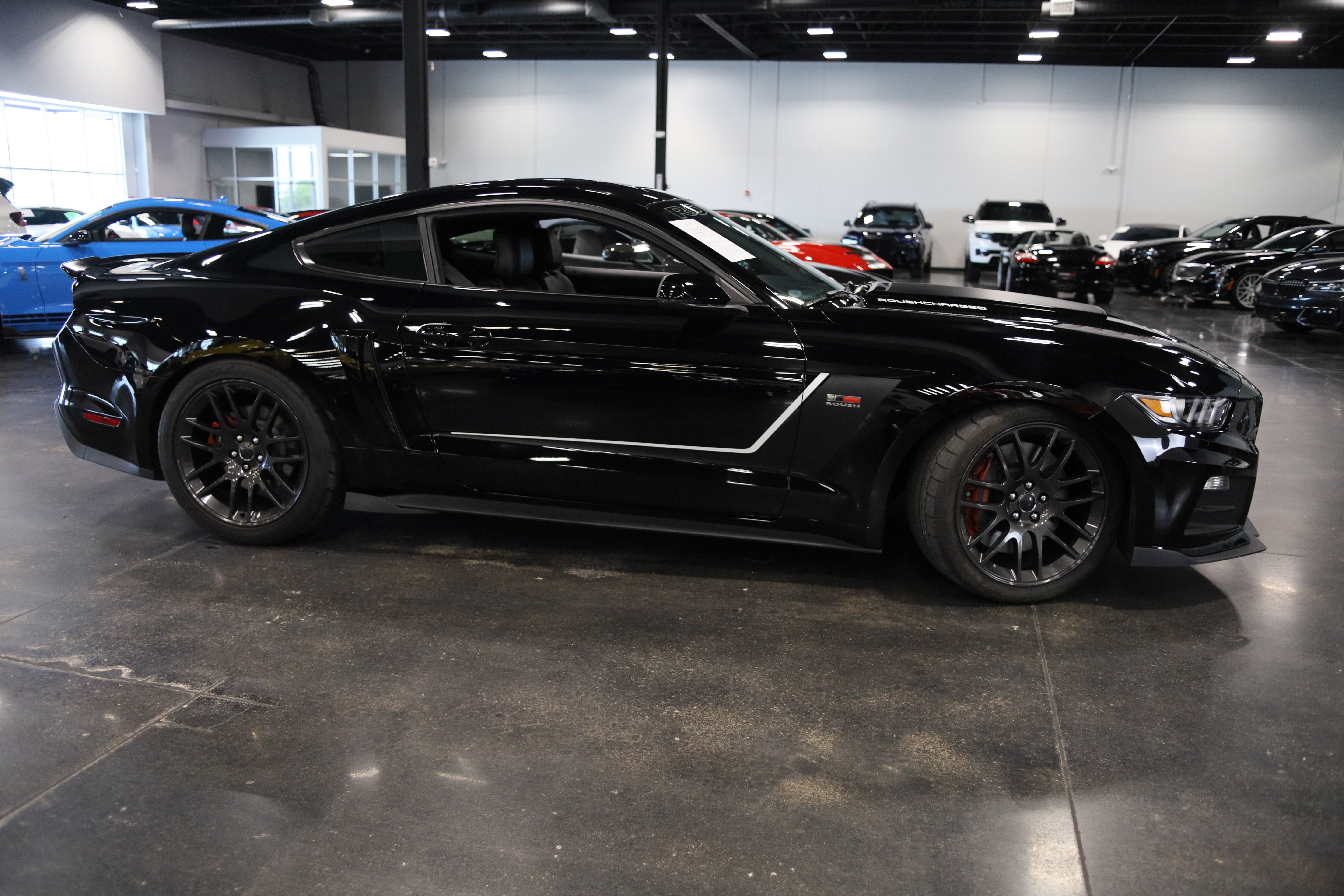 Used 2017 Ford Mustang GT Premium w/ GT Performance Package RWD image 8