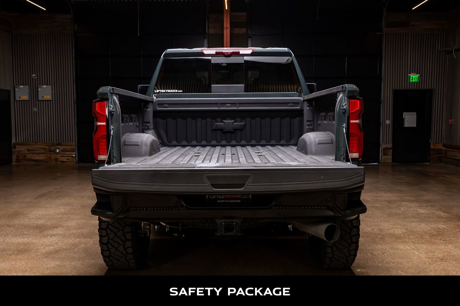 Used 2025 Chevrolet Silverado 3500 LTZ w/ LTZ Plus Package image 9