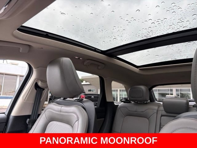 Used 2023 Lincoln Corsair Reserve w/ Equipment Group 201A AWD/4WD image 3