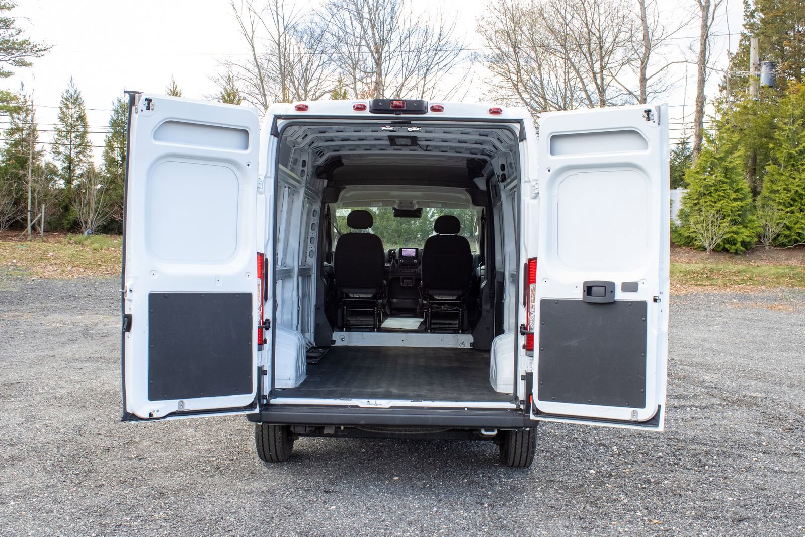 Used 2024 RAM ProMaster 2500 w/ Convenience Group image 20