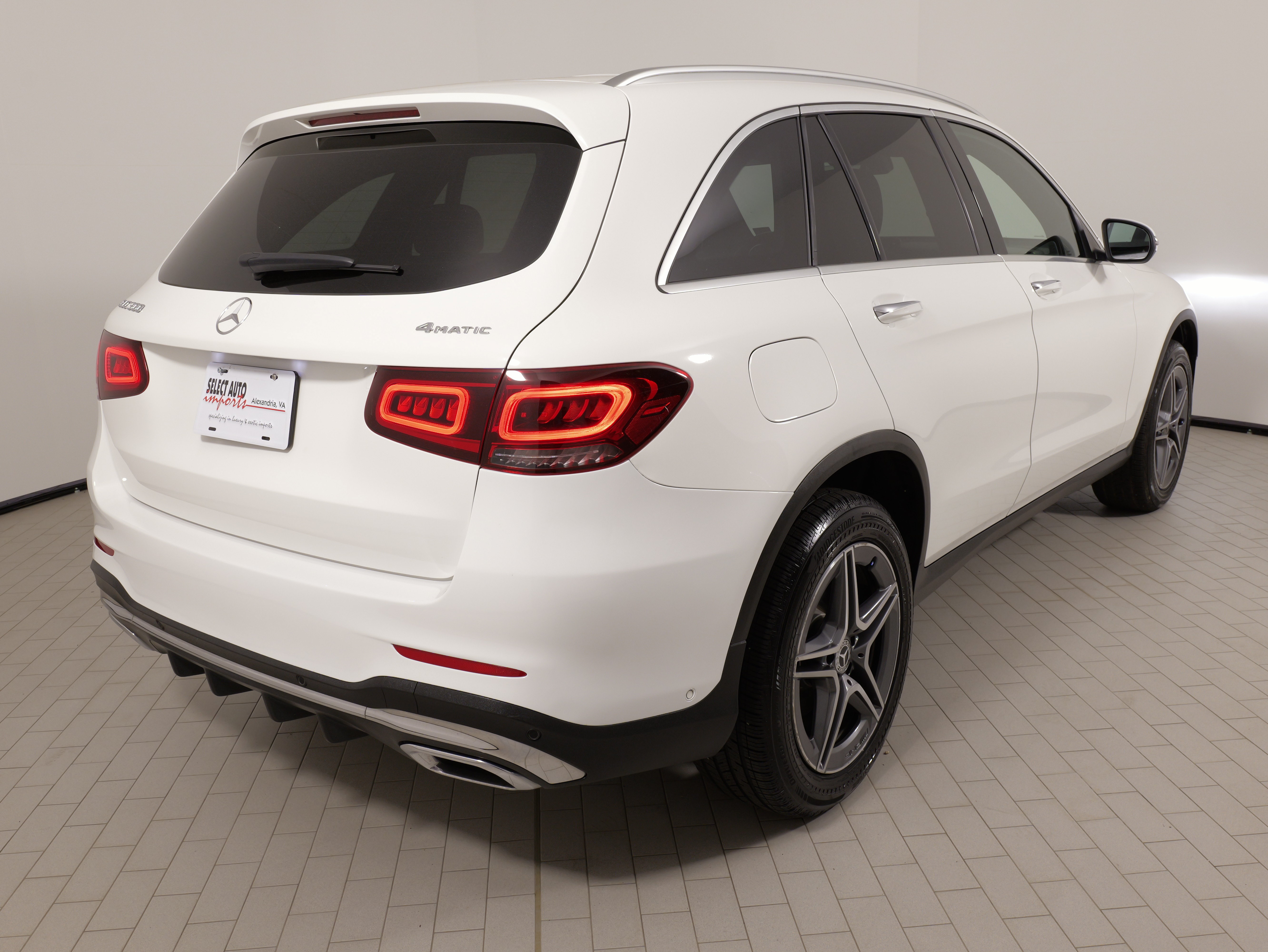 Used 2022 Mercedes-Benz GLC 300 4MATIC image 11