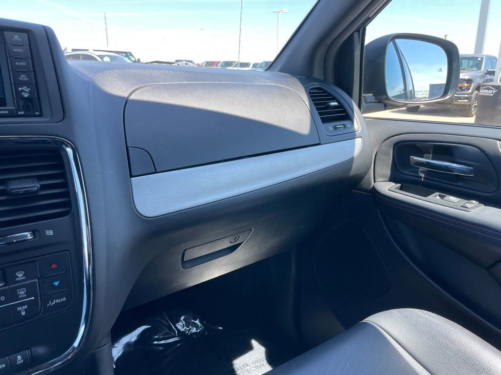 Used 2012 Dodge Grand Caravan R/T w/ Safety Sphere Group FWD image 42
