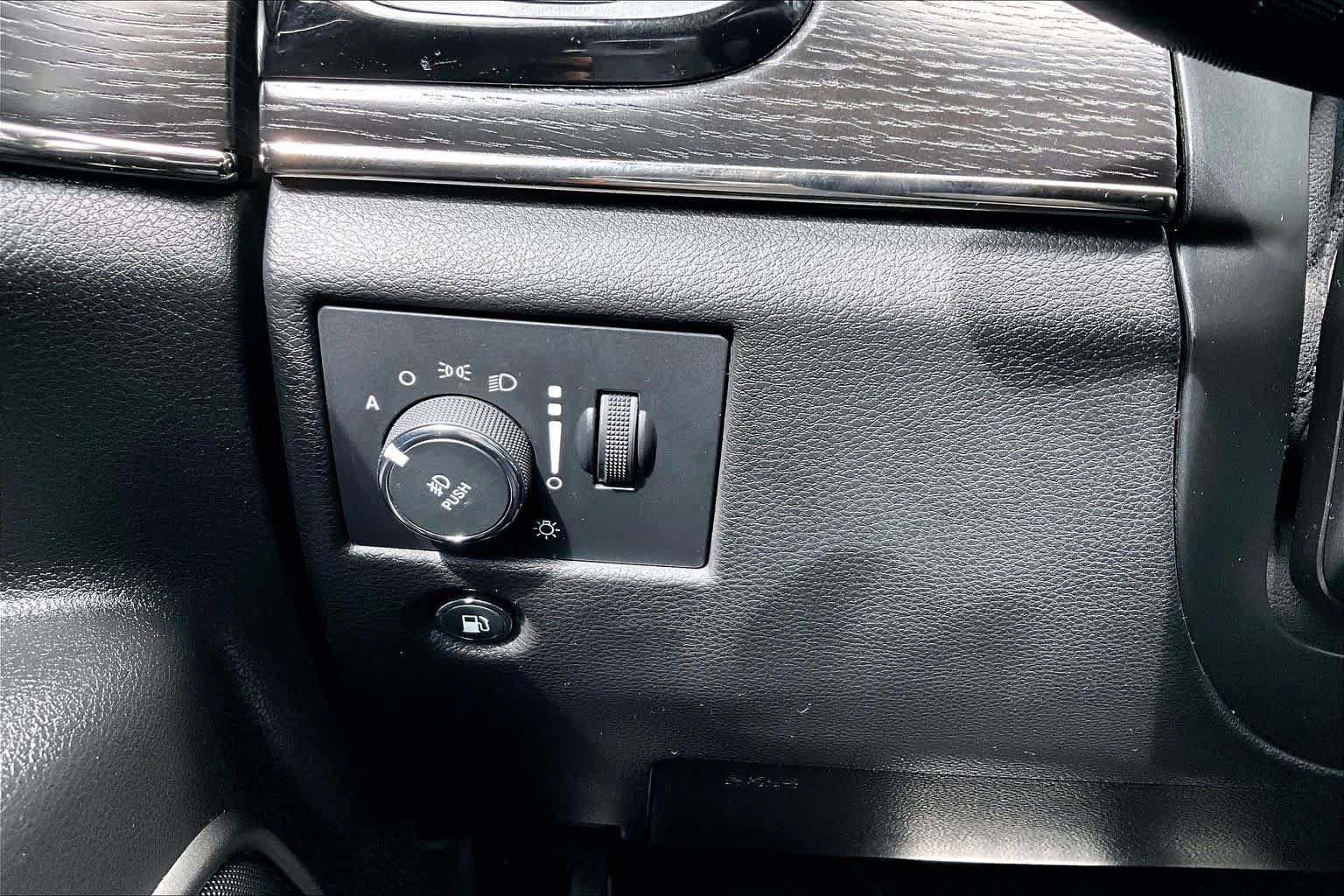 Used 2021 Jeep Grand Cherokee High Altitude AWD/4WD image 34