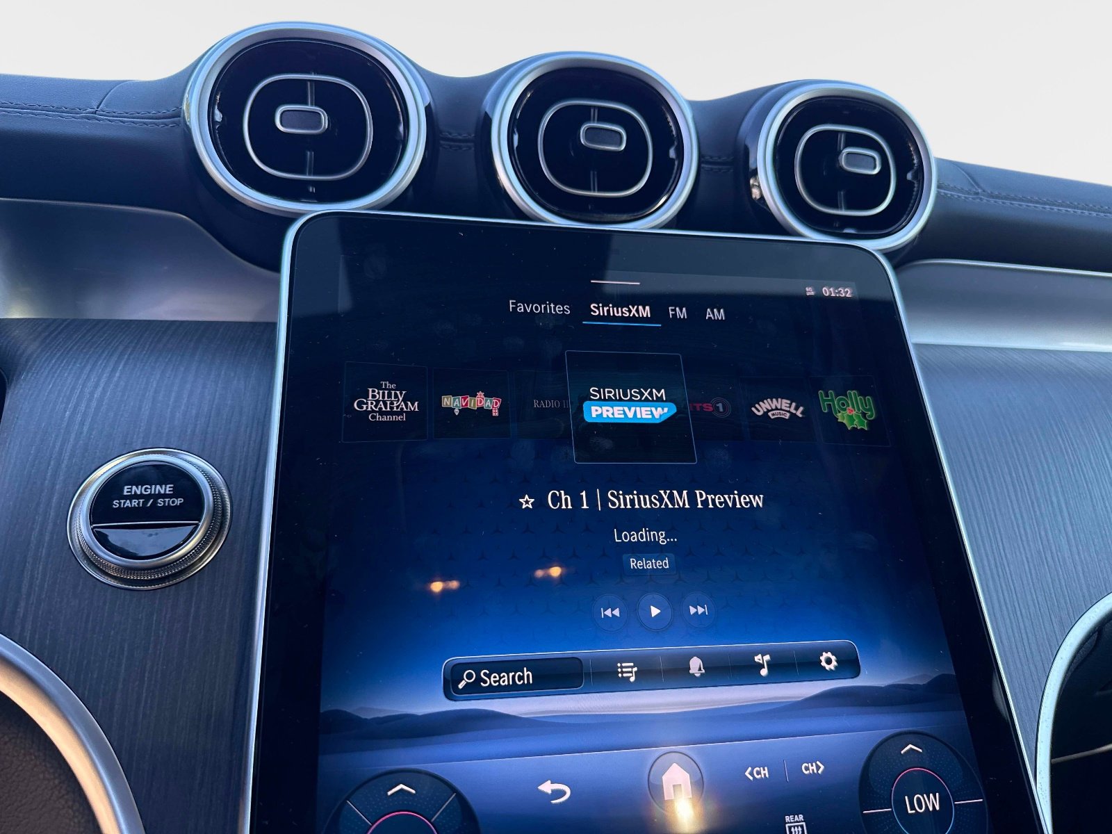 Used 2025 Mercedes-Benz GLC 350e 4MATIC image 25