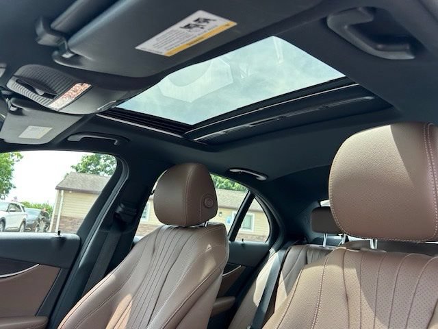 Used 2019 Mercedes-Benz E 300 4MATIC image 13