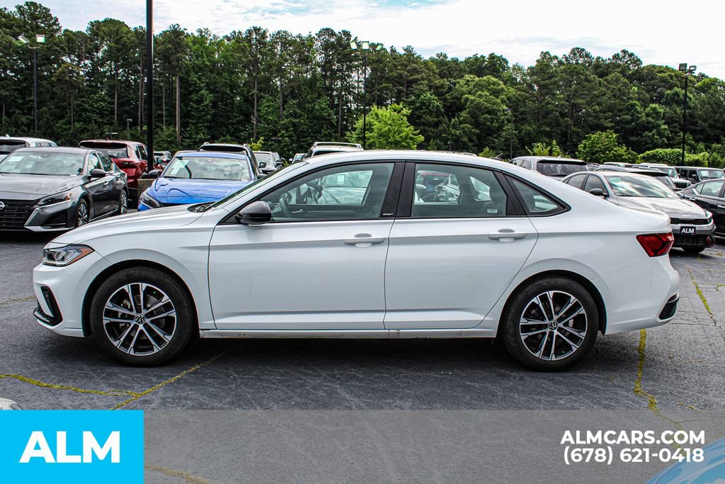 Used 2025 Volkswagen Jetta Sport FWD image 7