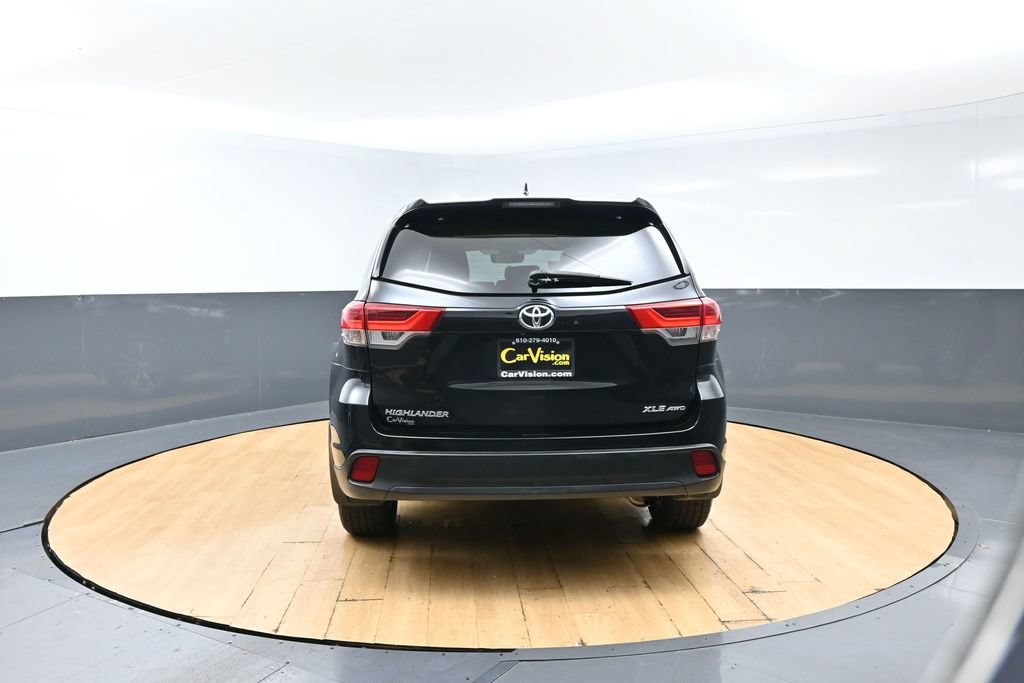 Used 2019 Toyota Highlander XLE AWD/4WD image 7
