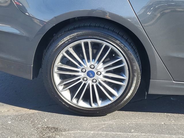 Used 2015 Ford Fusion SE w/ Equipment Group 202A image 5