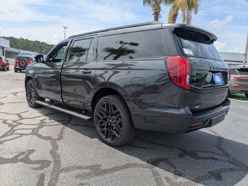 New 2027 Ford Expedition Max Platinum w/ Stealth Performance Package AWD/4WD image 6