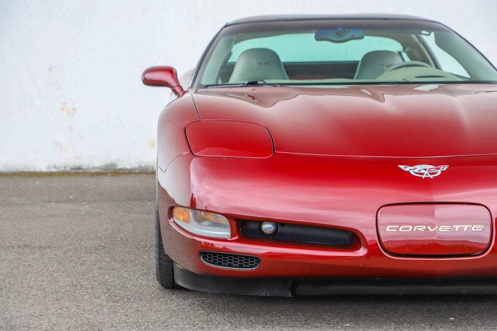 Used 2003 Chevrolet Corvette Coupe w/ Preferred Equipment Group RWD image 53
