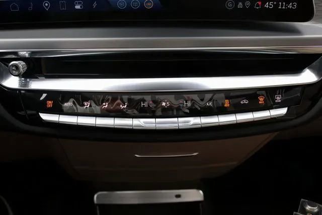 Used 2024 Cadillac Lyriq Luxury w/ Nappa Leather Package image 29