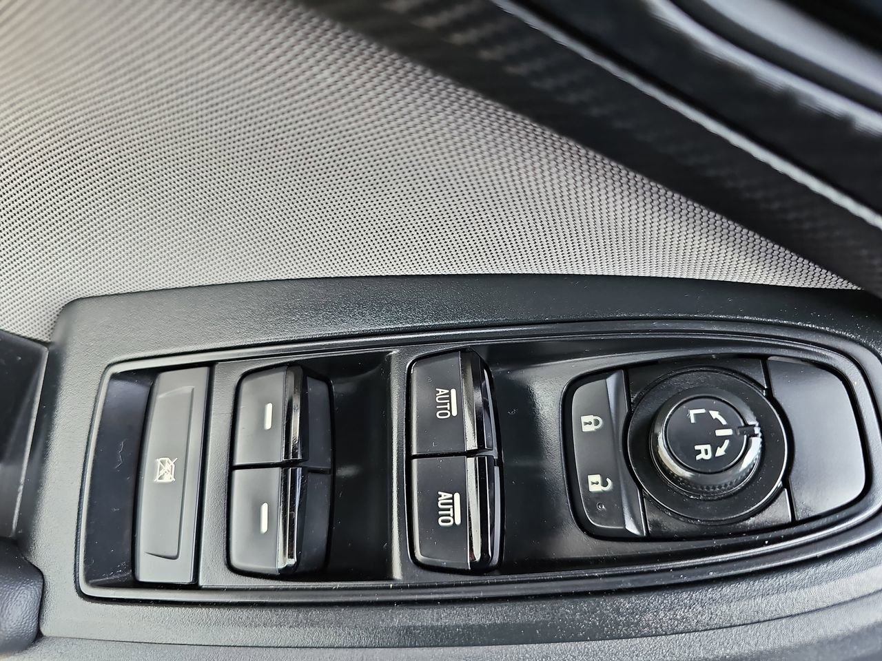 Used 2019 Subaru Crosstrek 2.0i Premium image 32