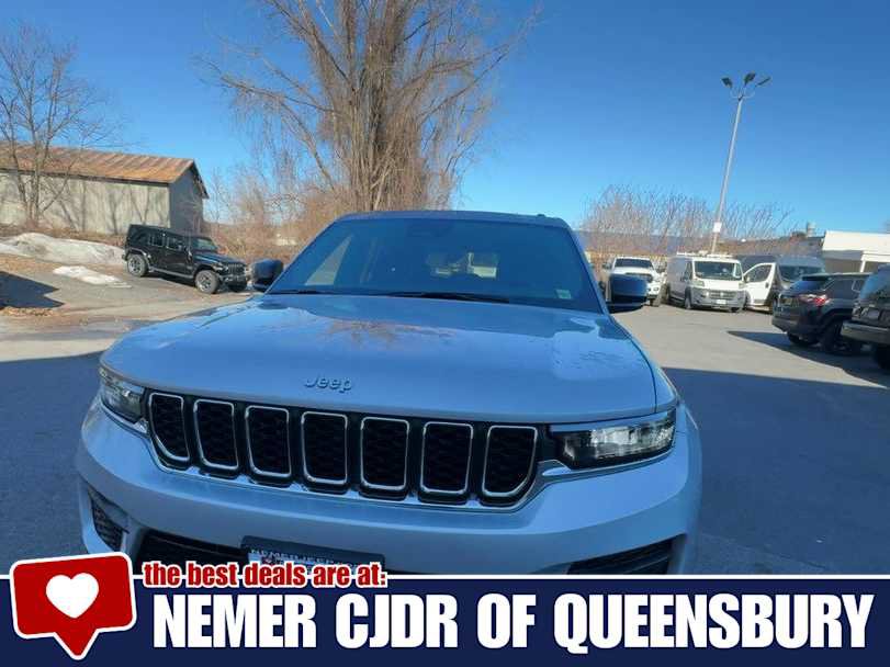New 2026 Jeep Grand Cherokee Laredo X AWD/4WD image 3