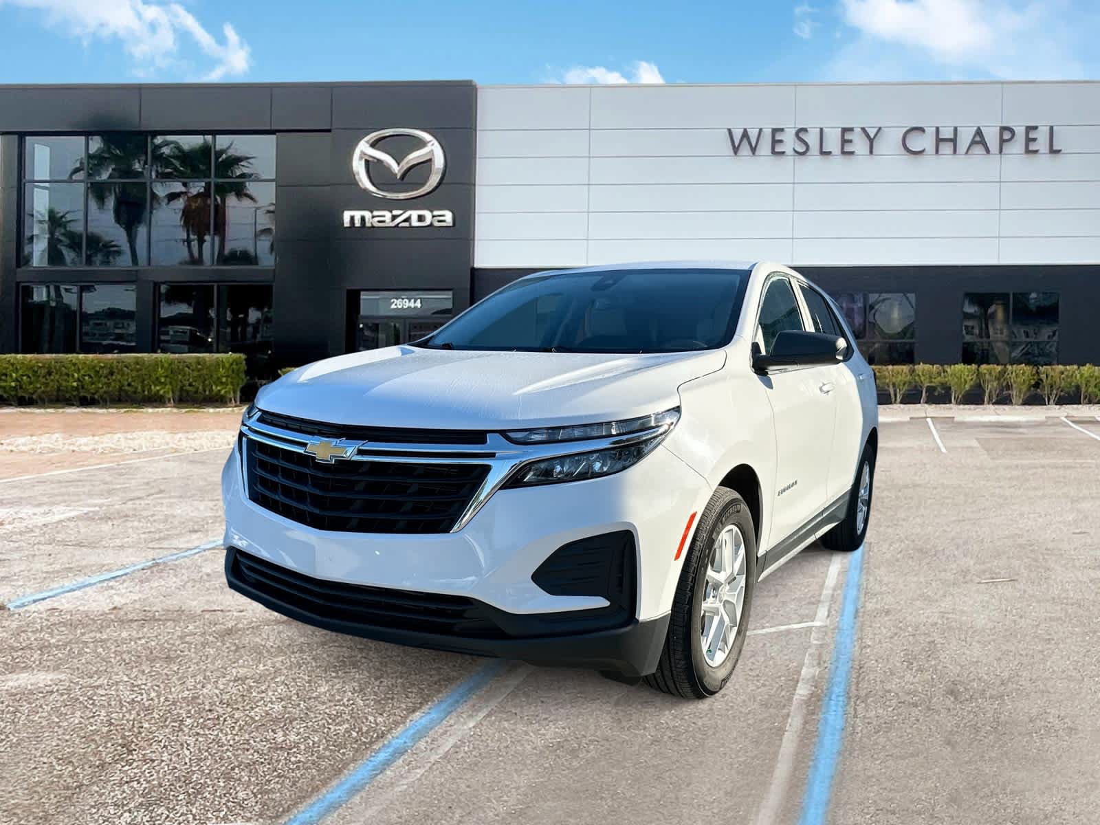 Used 2023 Chevrolet Equinox LS w/ LS Convenience Package FWD image 1