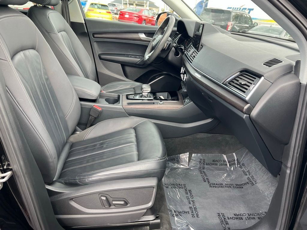Used 2023 Audi Q5 2.0T Premium w/ Convenience Package image 42