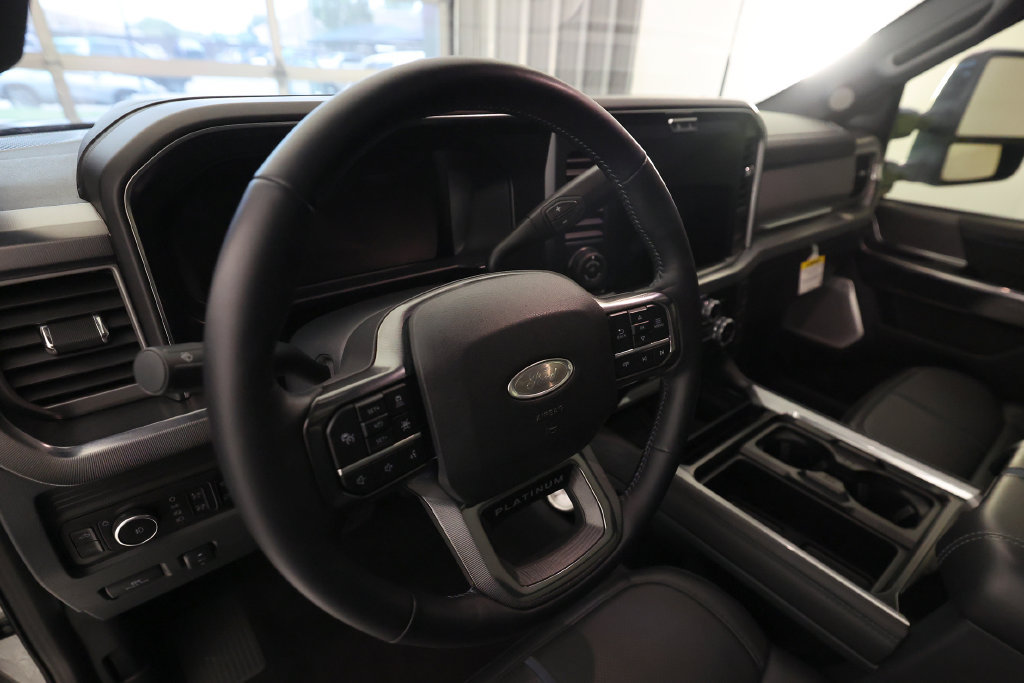 Used 2025 Ford F250 Platinum AWD/4WD image 18