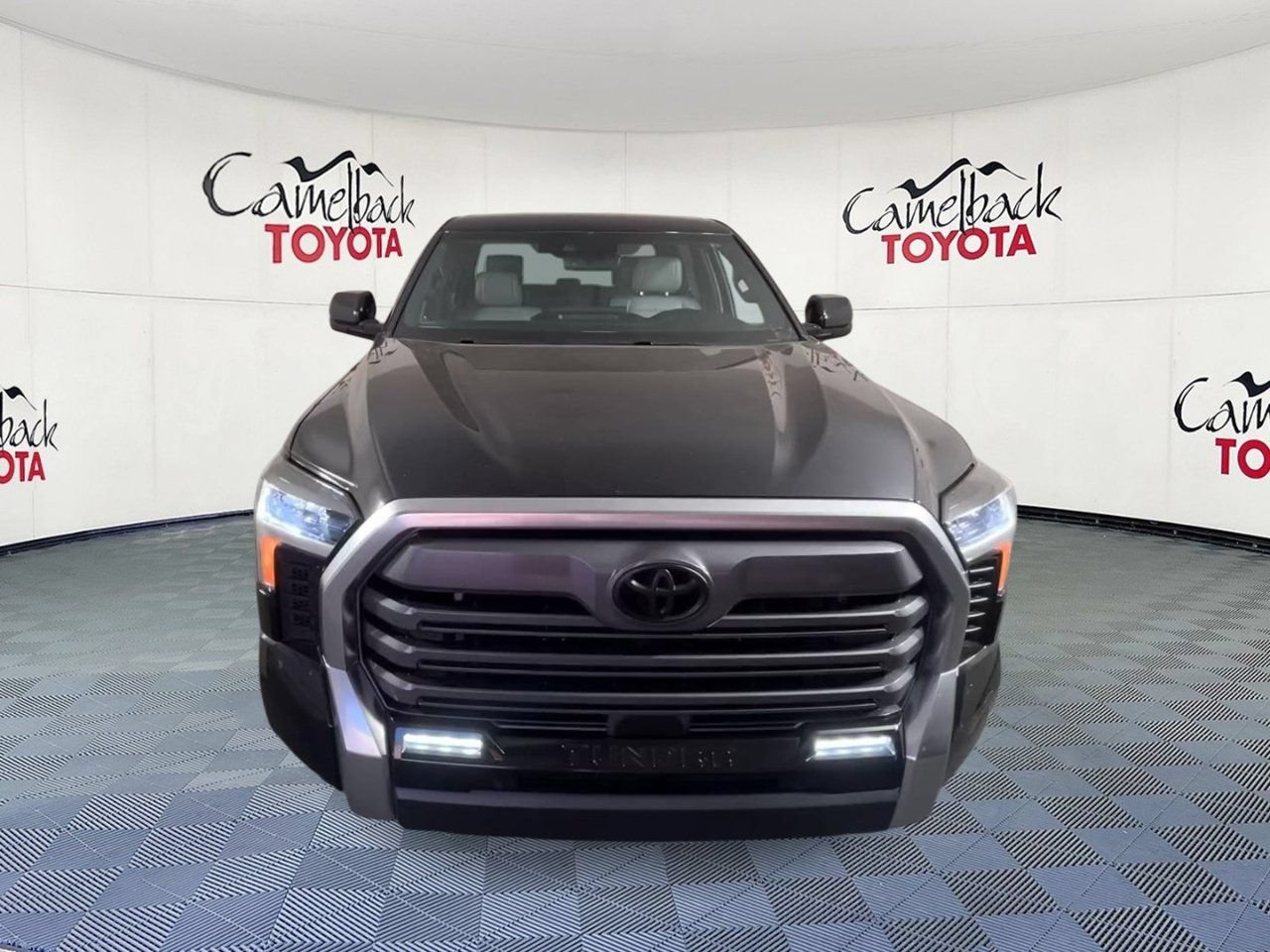 Used 2025 Toyota Tundra Limited AWD/4WD image 5