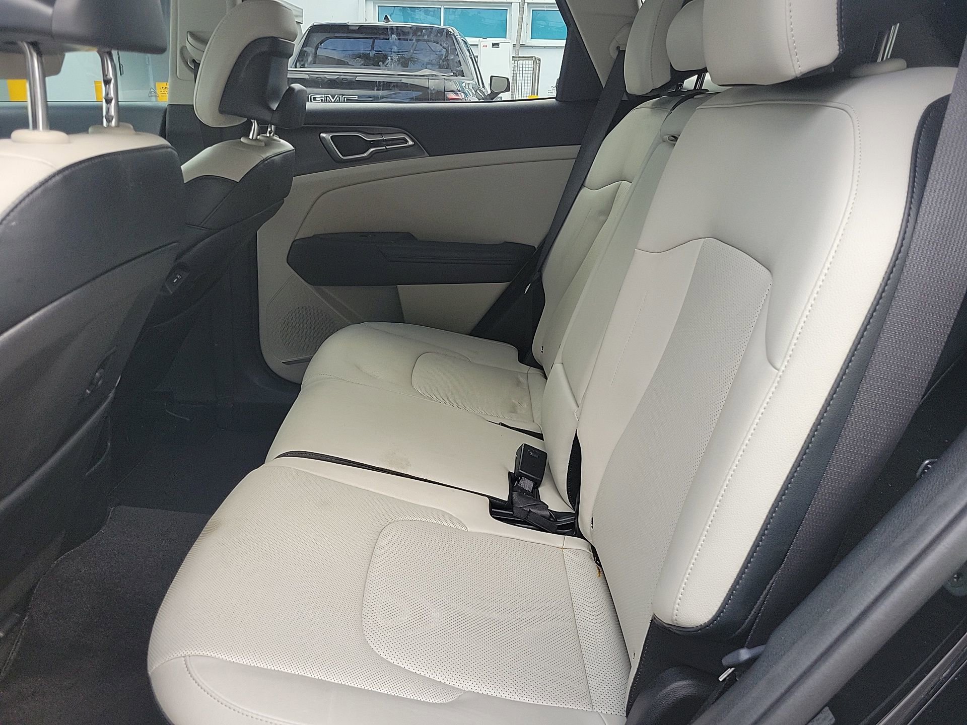 Used 2023 Kia Sportage EX image 17