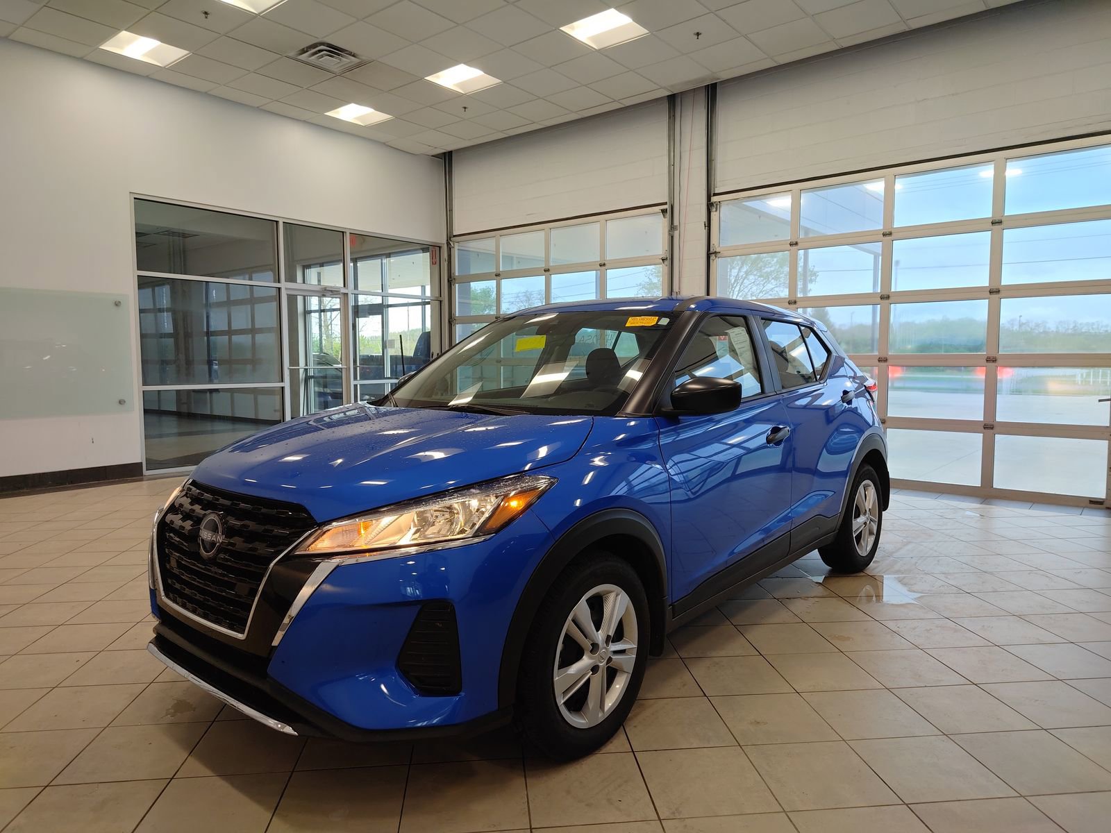 Used 2025 Nissan Kicks Play S image 8