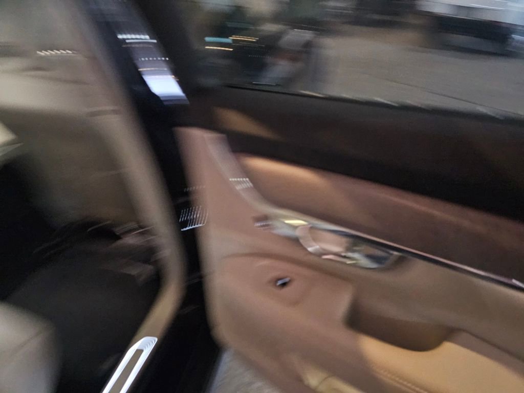 Certified 2025 Volvo V90 B6 Cross Country Plus AWD/4WD image 10