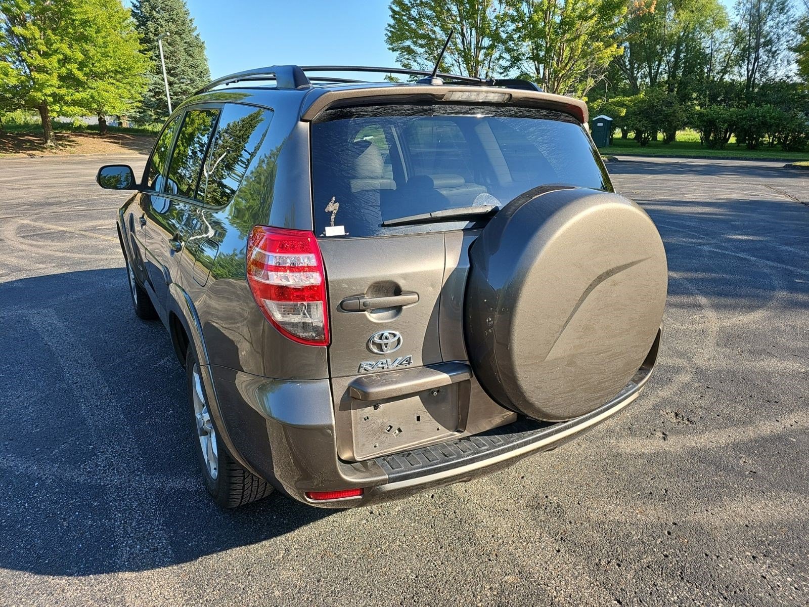 Used 2011 Toyota RAV4 Limited w/ Limited Extra Value Pkg AWD/4WD image 3