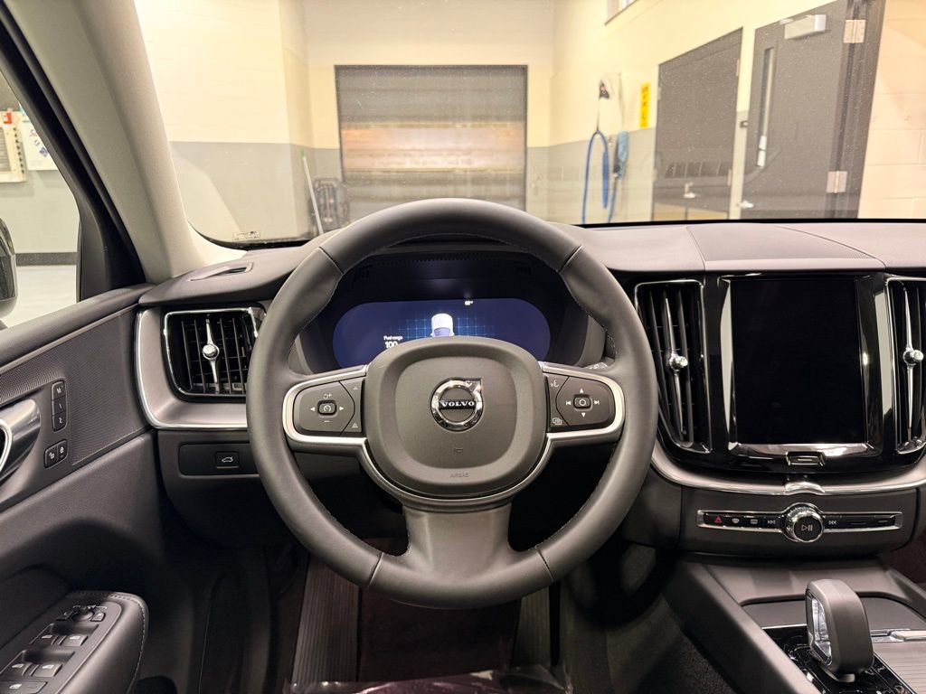 Used 2025 Volvo XC60 B5 Core w/ Climate Package image 22