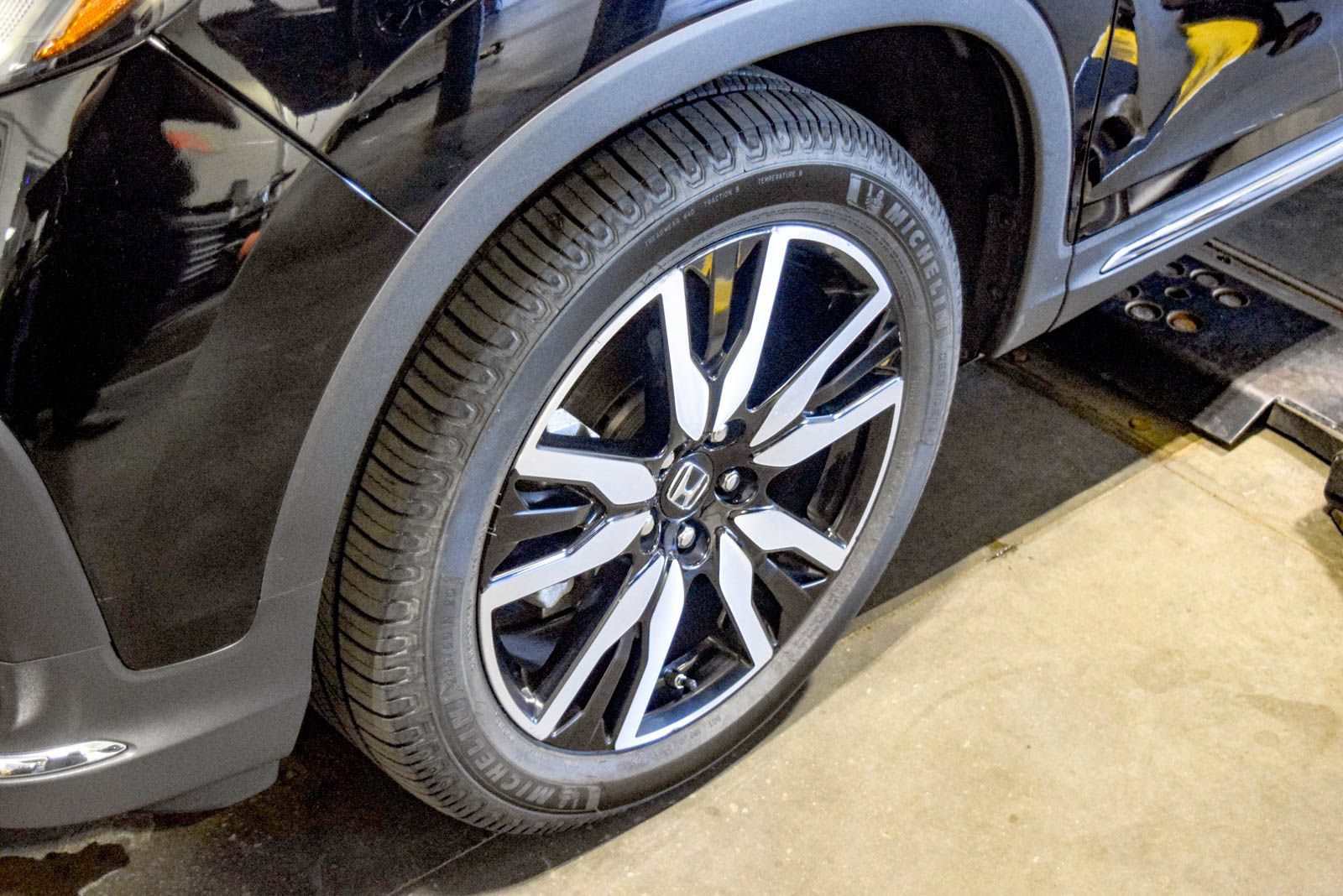 Used 2019 Honda Pilot Touring image 11