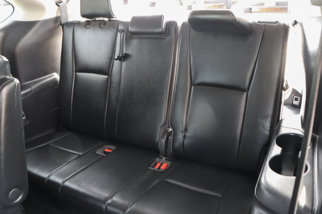 Used 2021 Toyota Highlander XLE AWD/4WD image 38