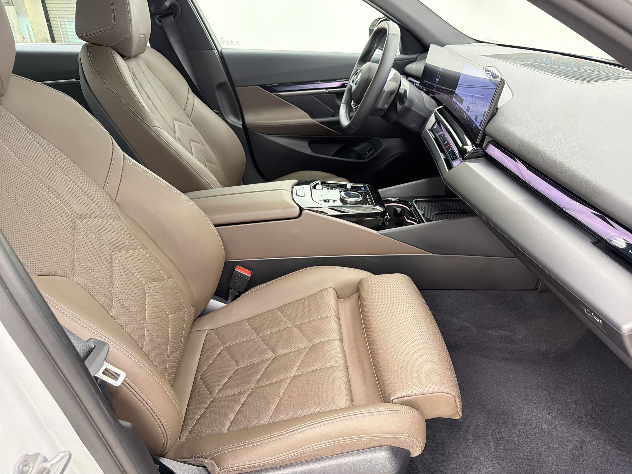 Certified 2024 BMW i5 eDrive40i w/ M Sport Package image 30