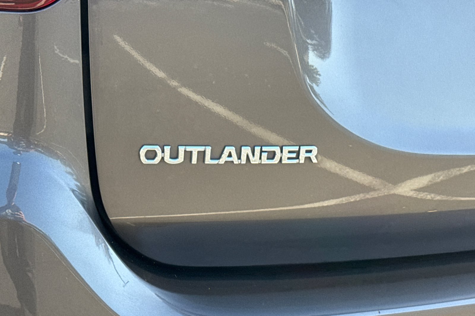 Used 2020 Mitsubishi Outlander ES FWD image 13