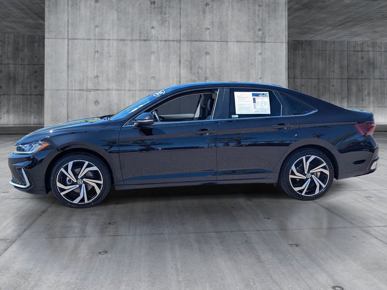 Used 2025 Volkswagen Jetta SEL image 2