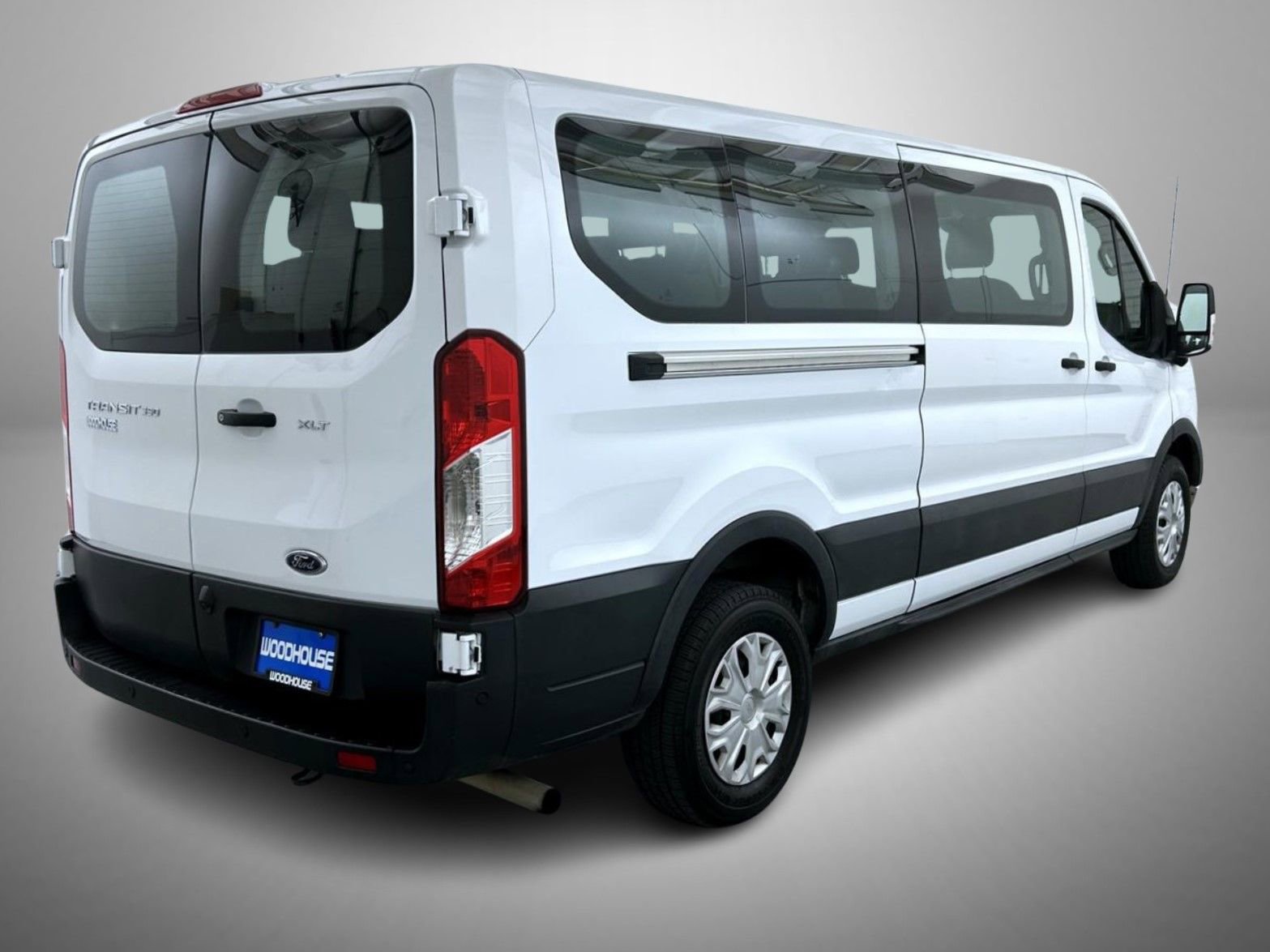 Used 2023 Ford Transit 350 XLT RWD image 5