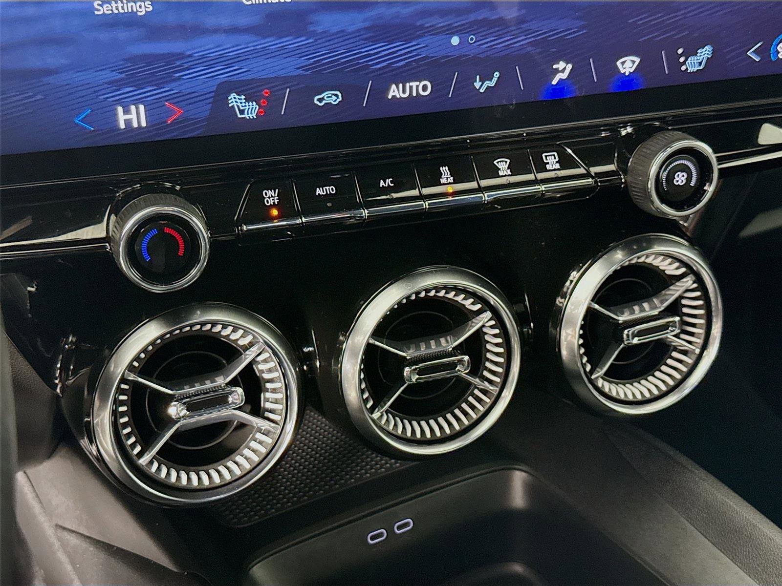 Used 2024 Chevrolet Blazer EV LT image 16