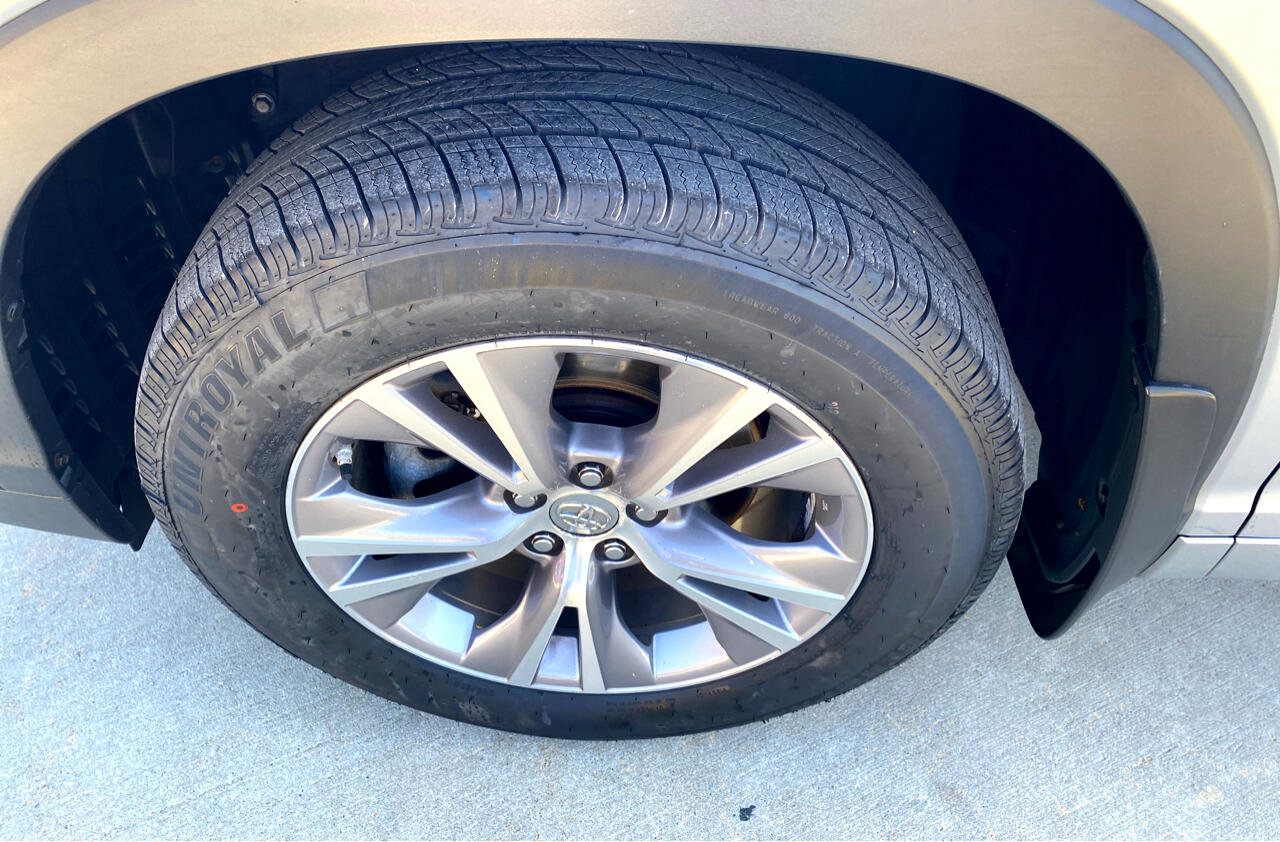 Used 2015 Toyota Highlander XLE image 9