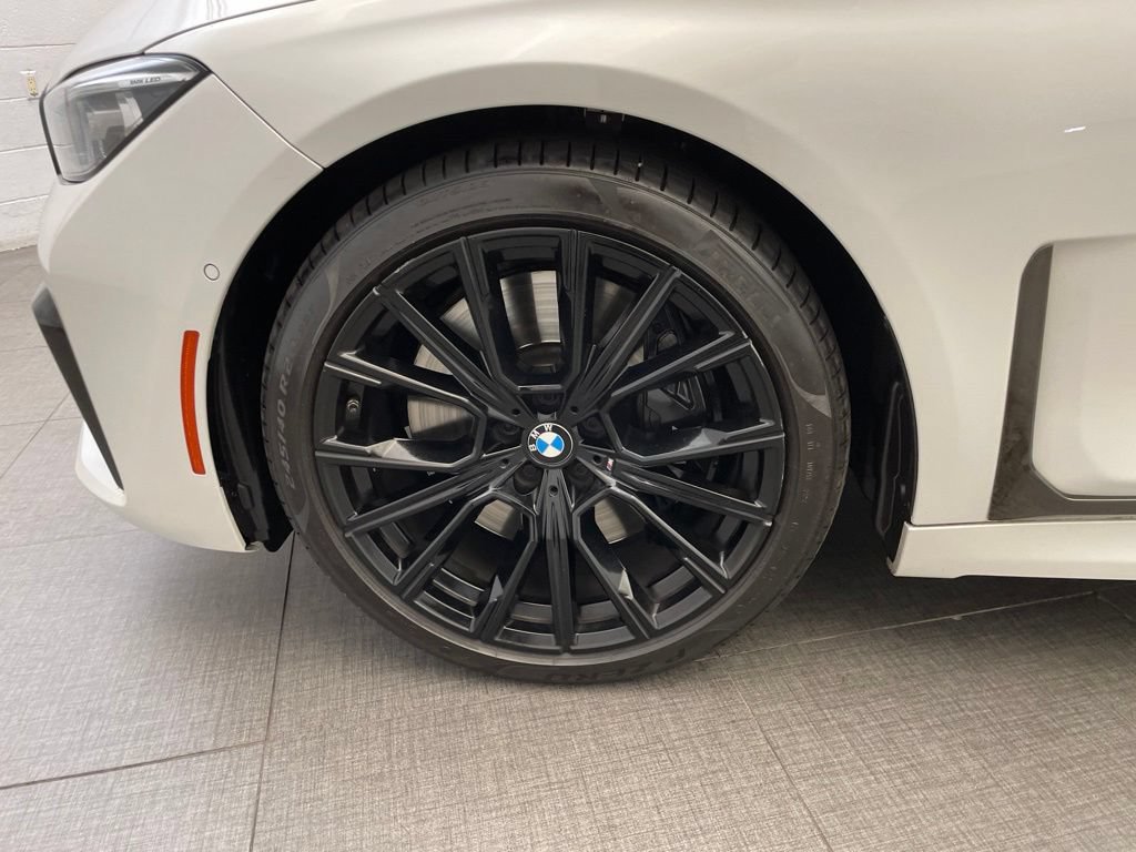 Used 2022 BMW 750i xDrive w/ Luxury Rear Seating Package AWD/4WD image 9