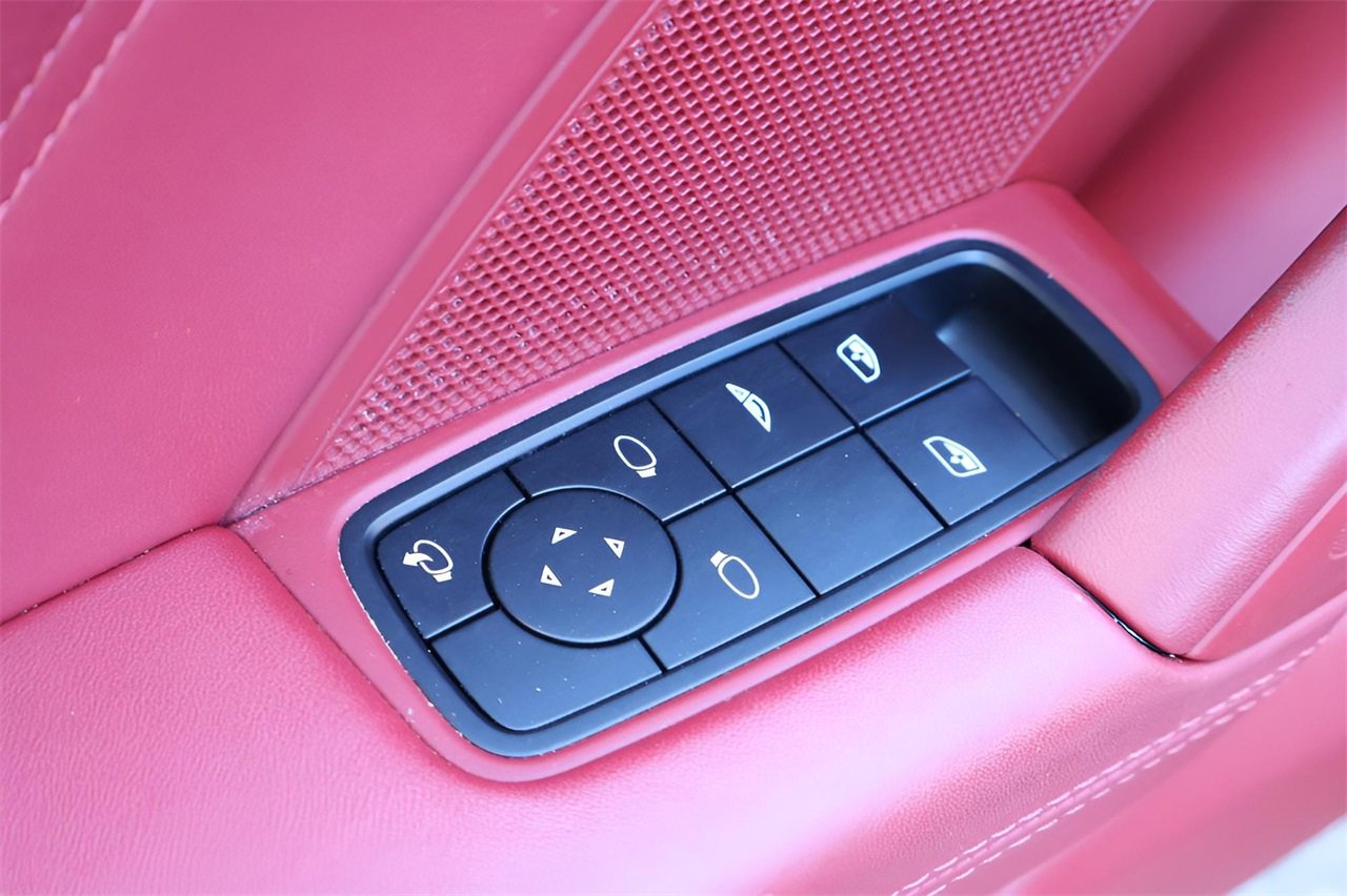 Used 2022 Porsche 911 Turbo S image 12