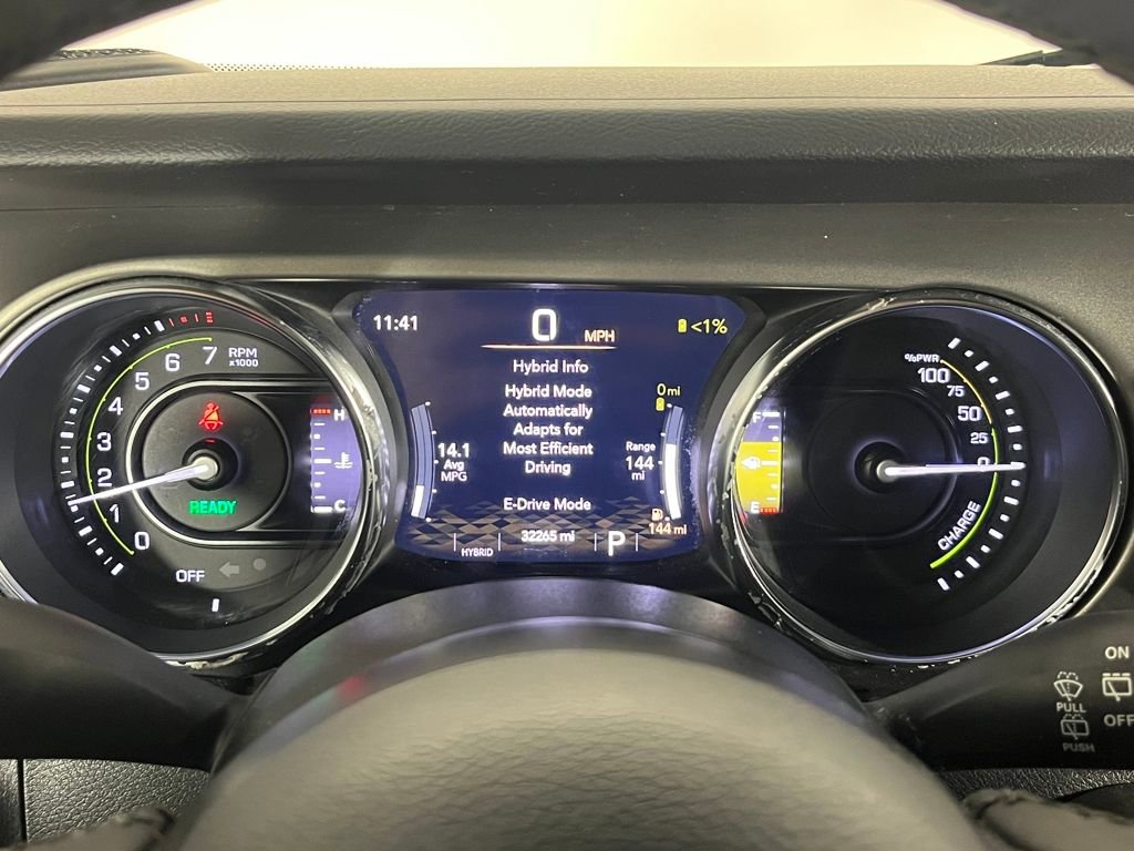 Used 2023 Jeep Wrangler Unlimited w/ Sun & Screen Package image 19