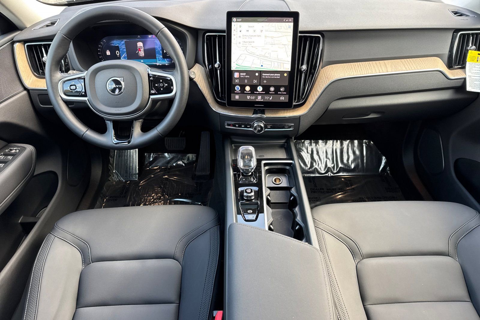 Certified 2026 Volvo XC60 B5 Plus w/ Climate Package PRO image 13