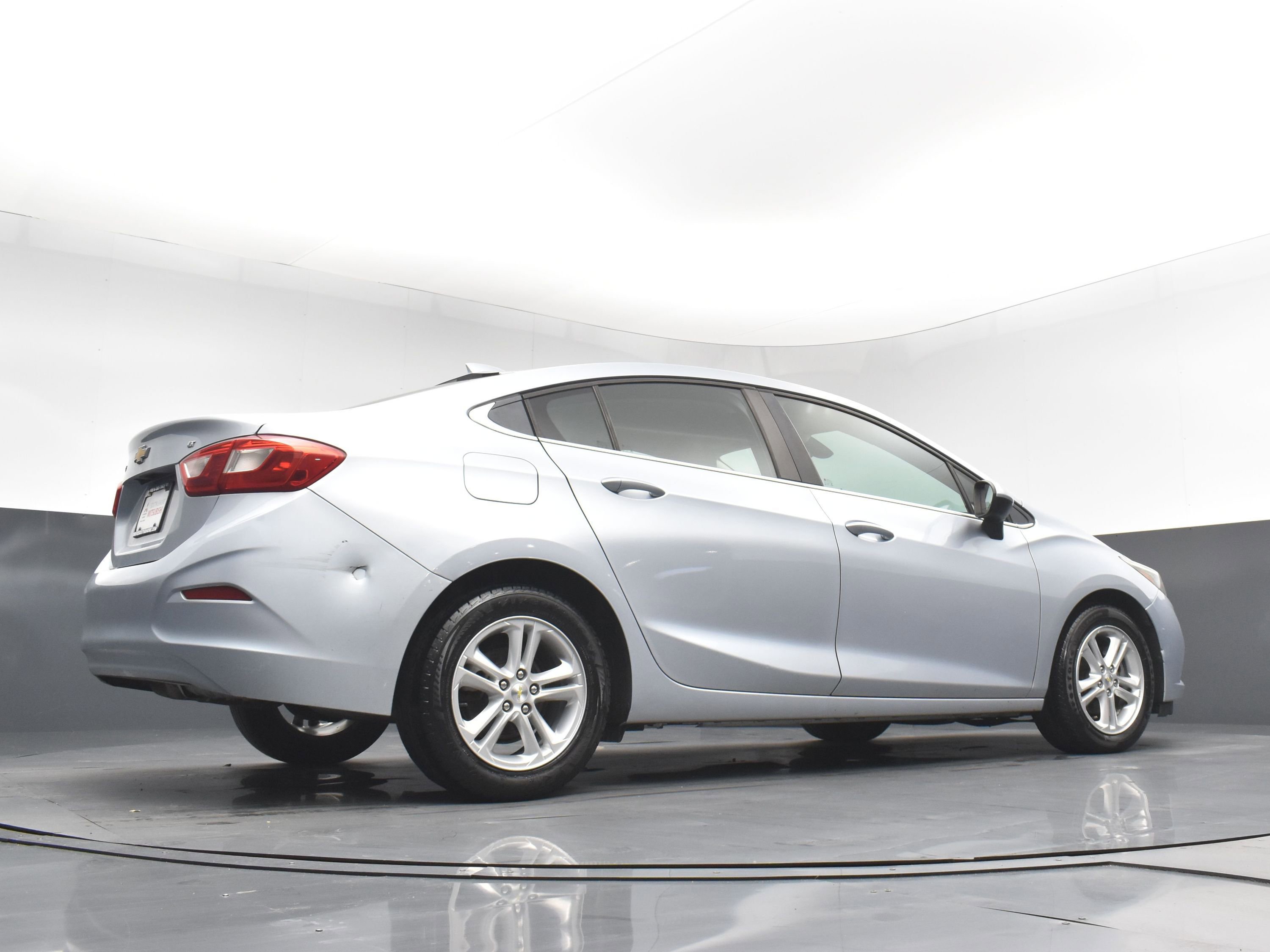 Used 2017 Chevrolet Cruze LT image 26