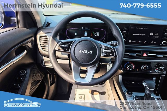 Used 2024 Kia Seltos LX AWD/4WD image 7