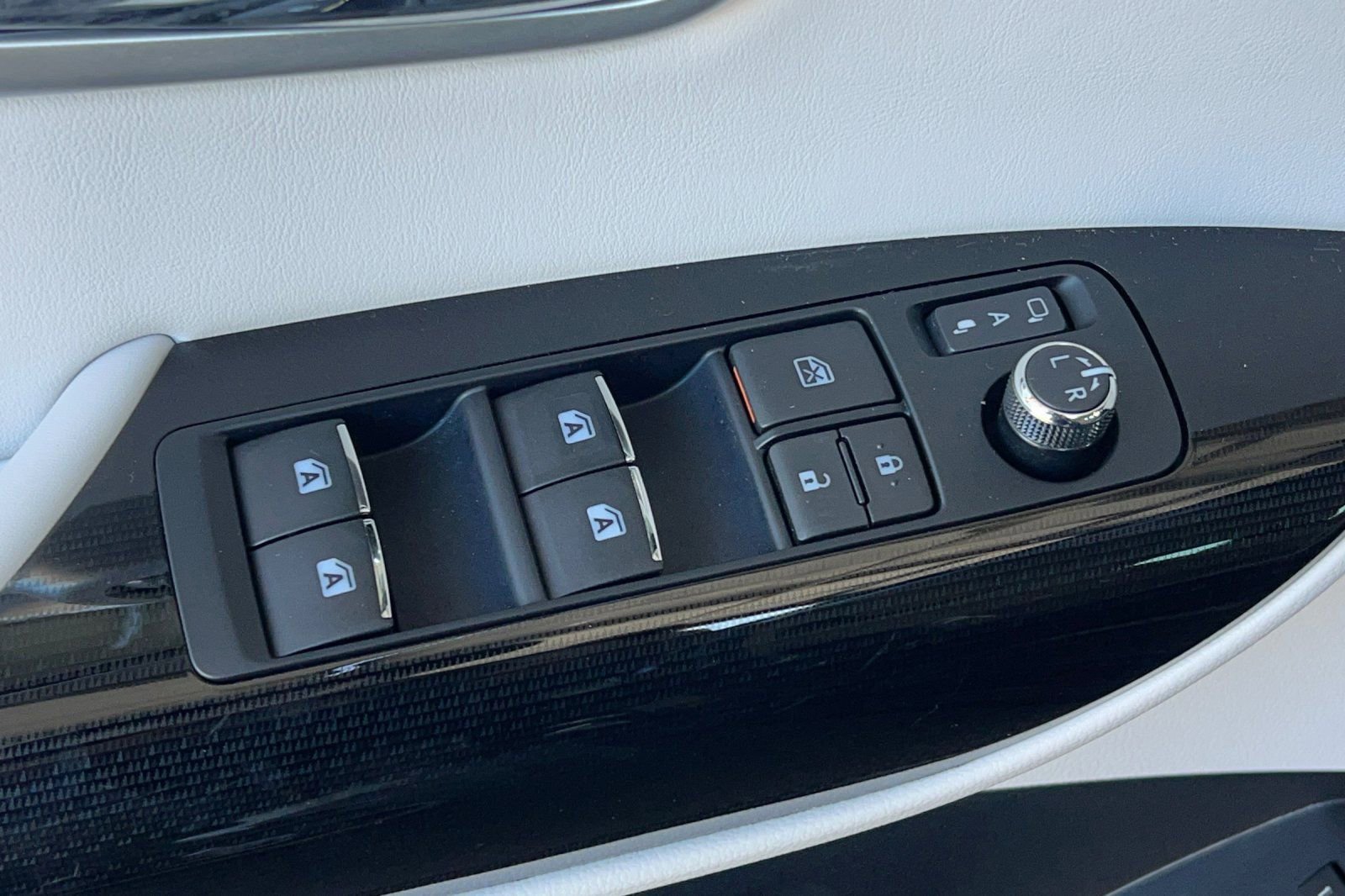 Certified 2019 Toyota Mirai image 14