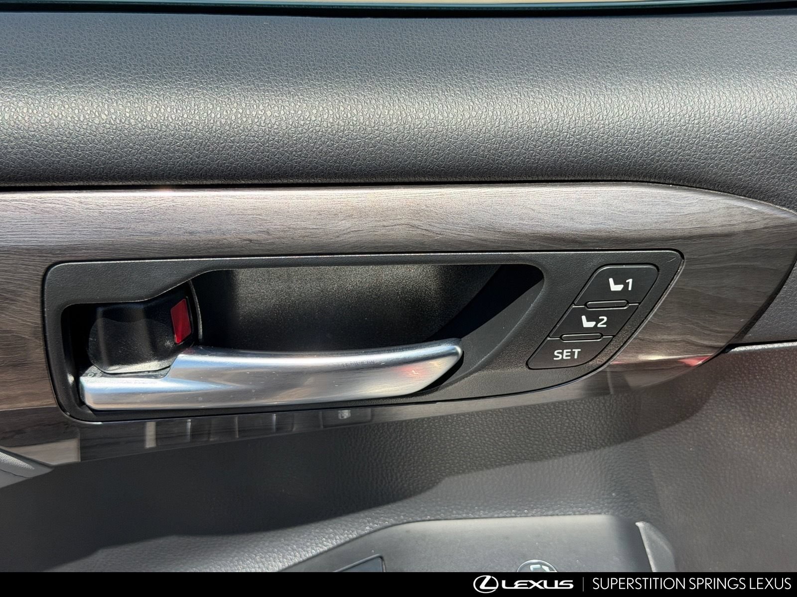 Used 2021 Toyota Highlander Platinum AWD/4WD image 19