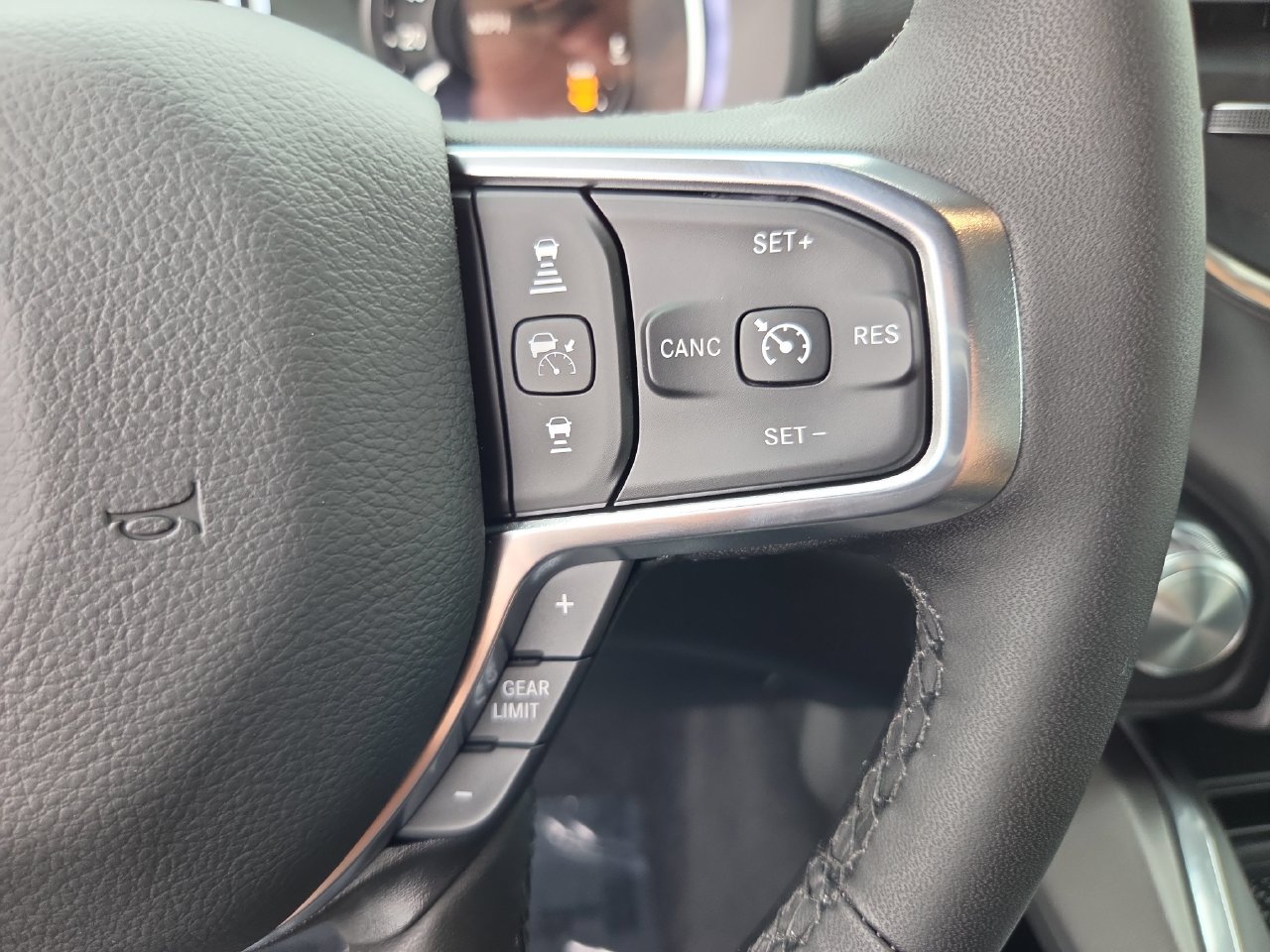 New 2026 RAM 1500 Laramie AWD/4WD image 31