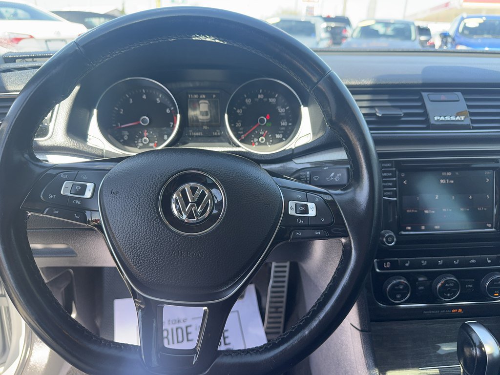 Used 2018 Volkswagen Passat 2.0T SEL Premium FWD image 23