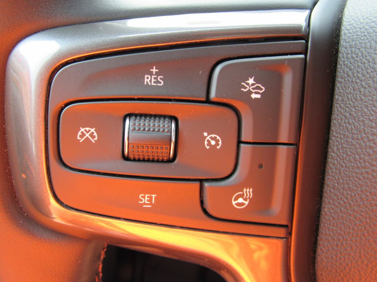 Used 2025 Chevrolet Silverado 1500 ZR2 w/ Technology Package AWD/4WD image 27